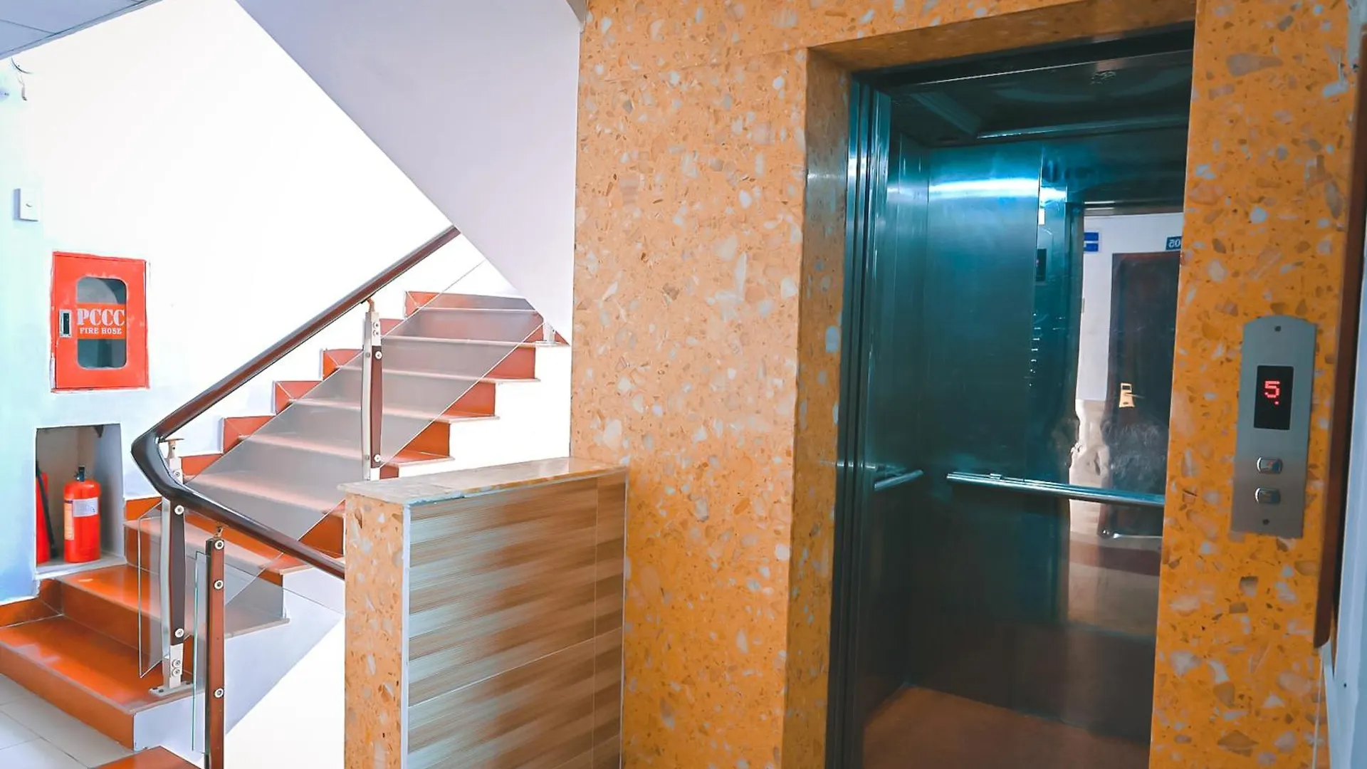 Ngoc Han Hotel By The Moment فونج تاو 2*,  فيتنام